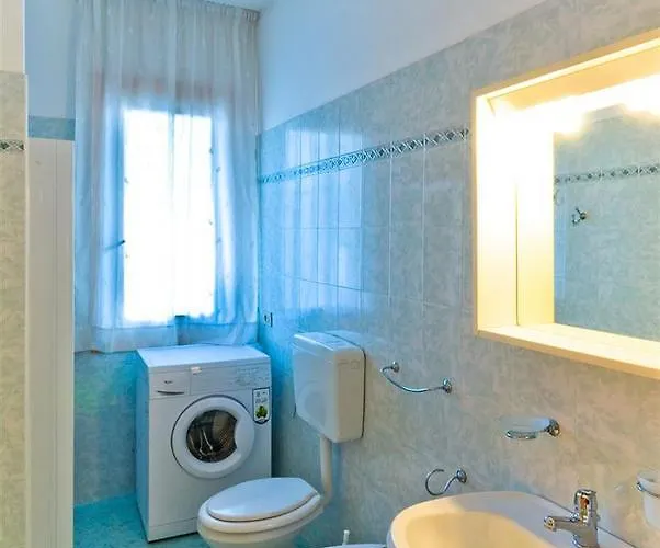 Dina/viel Бібіоне